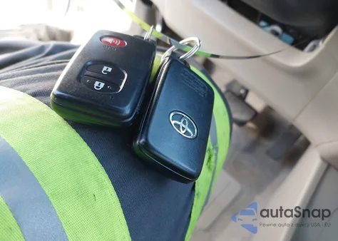 2010 Toyota Prius Iv from USA, damaged, VIN JTDKN3DU7A0029392